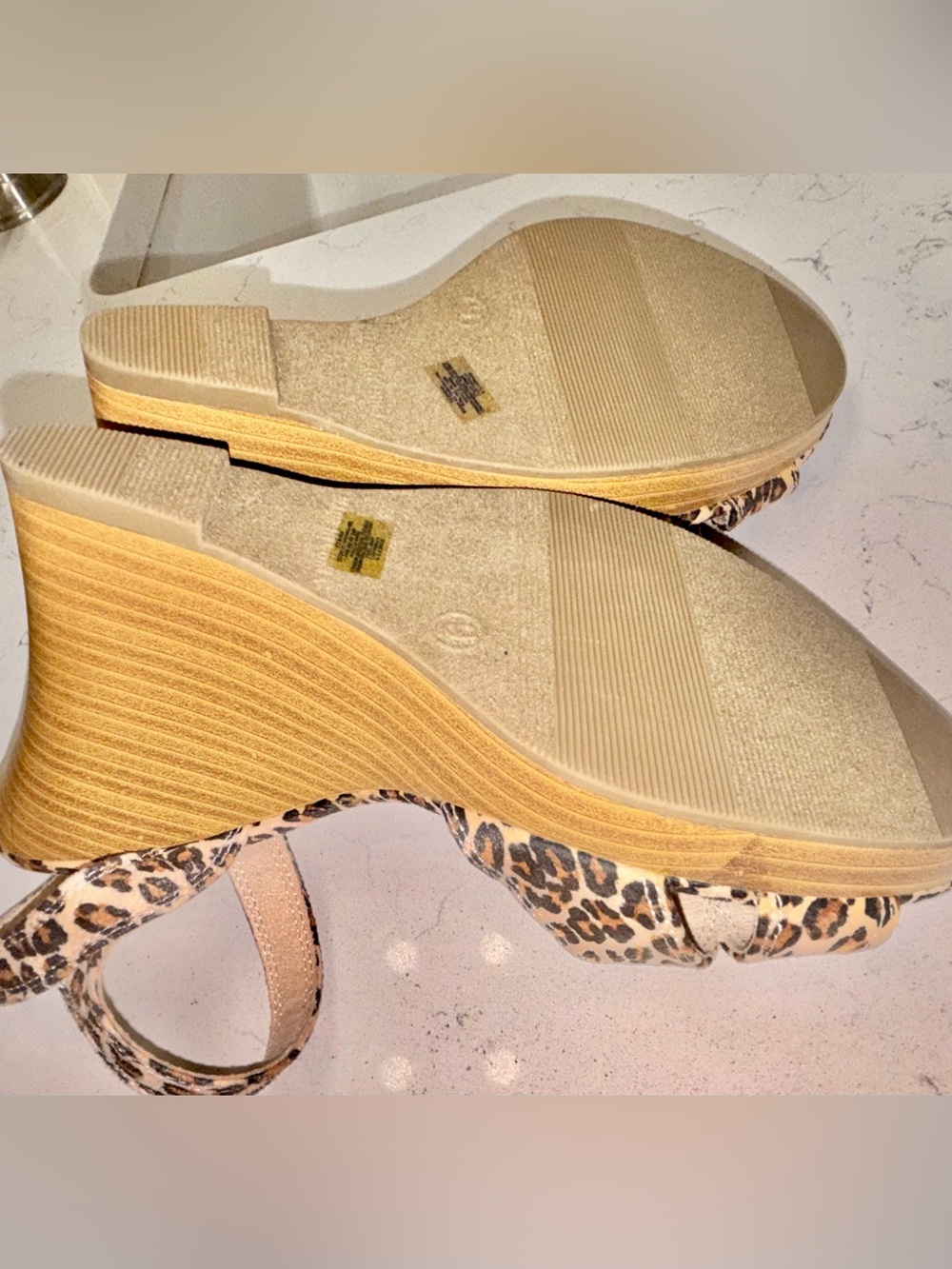 Old Navy Leopard Print Wedge Sandals - Tan/Black | Size: 9M | NWOT * - Picture 3 of 15